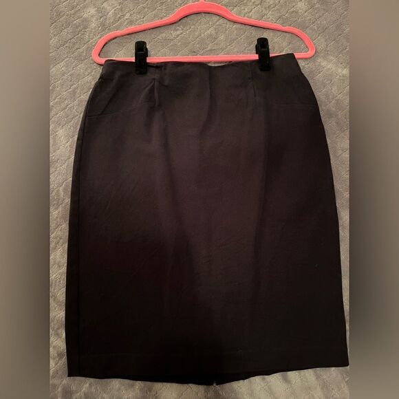Simply Styled Black Pencil Skirt - Picture 1 of 4
